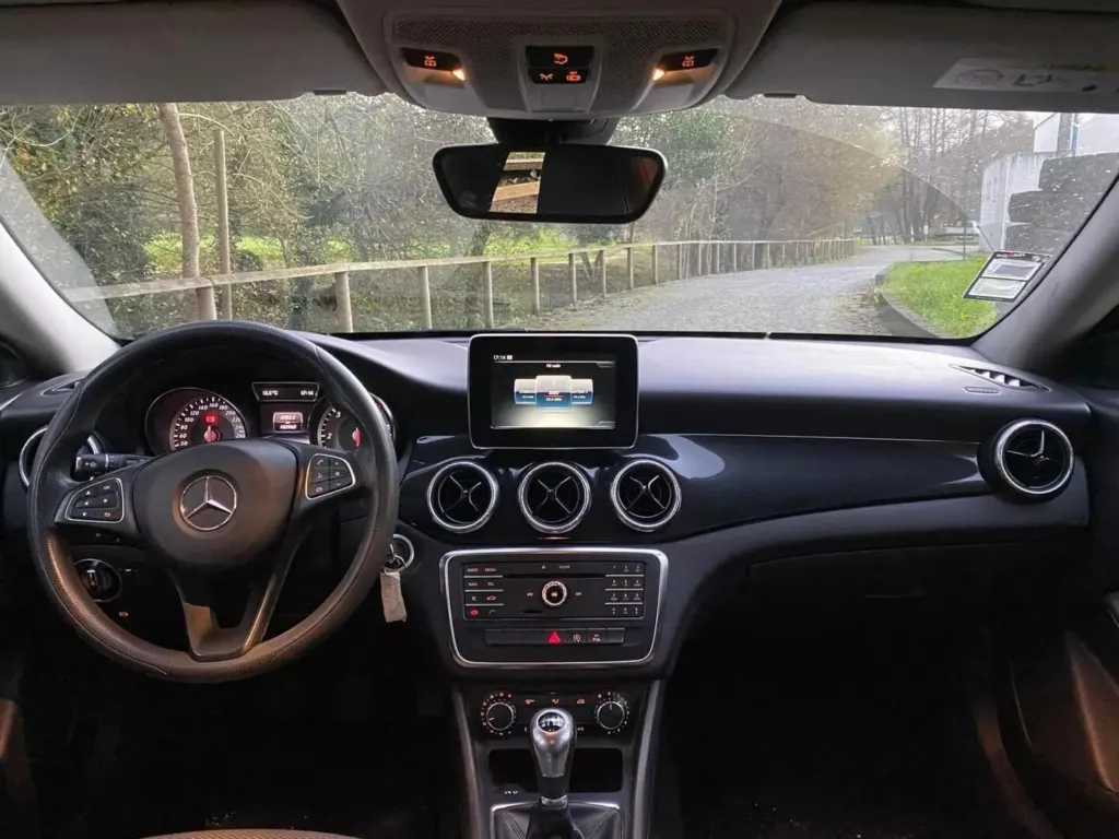 Mercedes-Benz CLA 200 d Shooting Brake Urban — fotografia 16