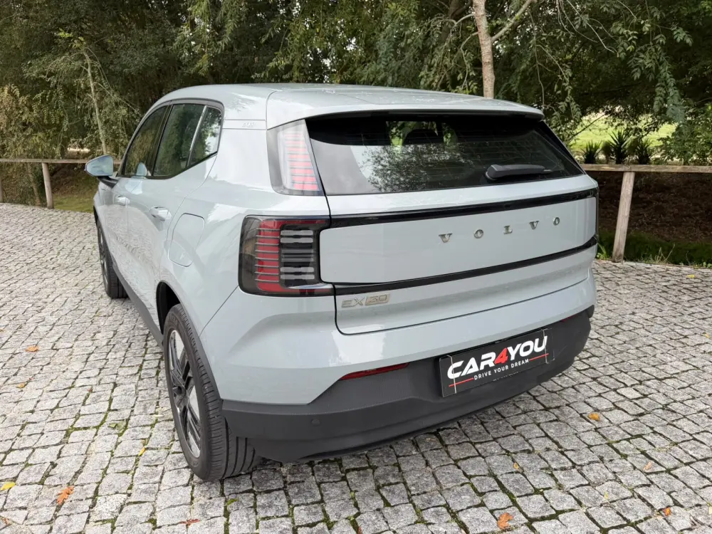 Volvo EX30 69 kWh Single Motor Extended Range Plus — fotografia 10