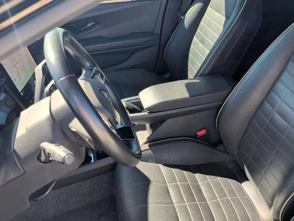 Renault Mégane E-Tech EV60 Iconic — fotografia 10