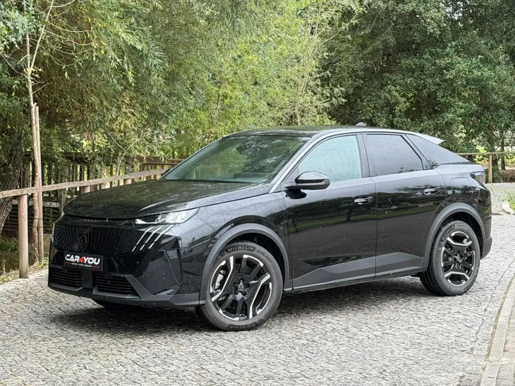 Peugeot E-3008 73 kWh Allure — fotografia 4