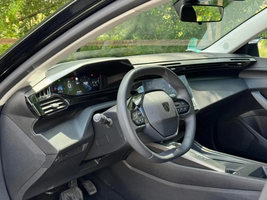 Peugeot 308 PureTech 130 EAT8 Active Pack — fotografia 18