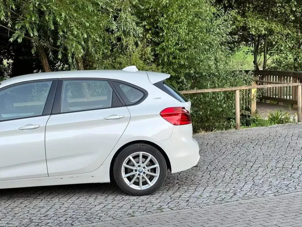BMW 225xe Active Tourer Advantage — fotografia 10