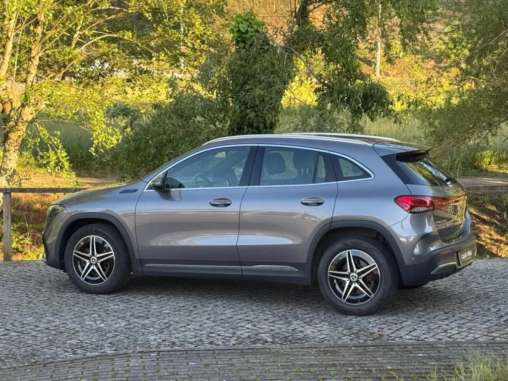 Mercedes-Benz EQA 250 AMG Line — fotografia 9