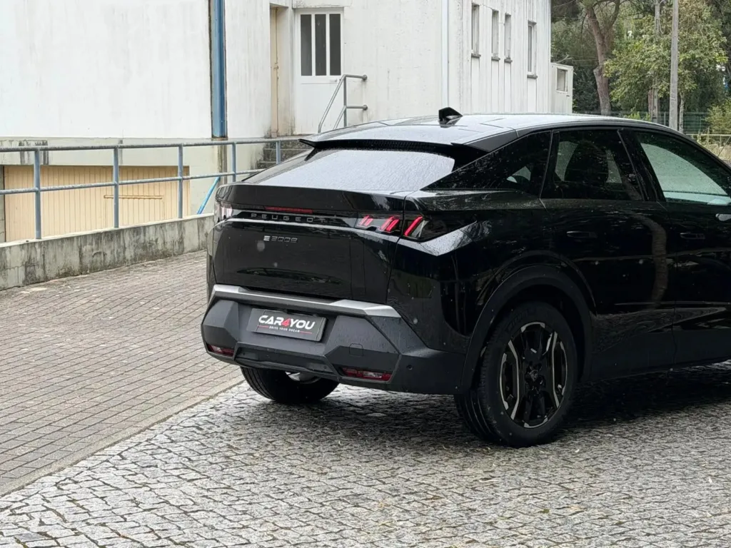 Peugeot E-3008 73 kWh Allure — fotografia 5
