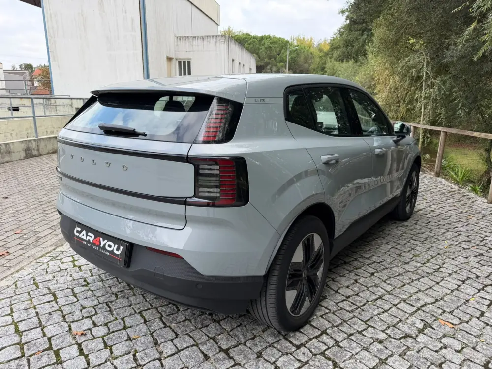Volvo EX30 69 kWh Single Motor Extended Range Plus — fotografia 5