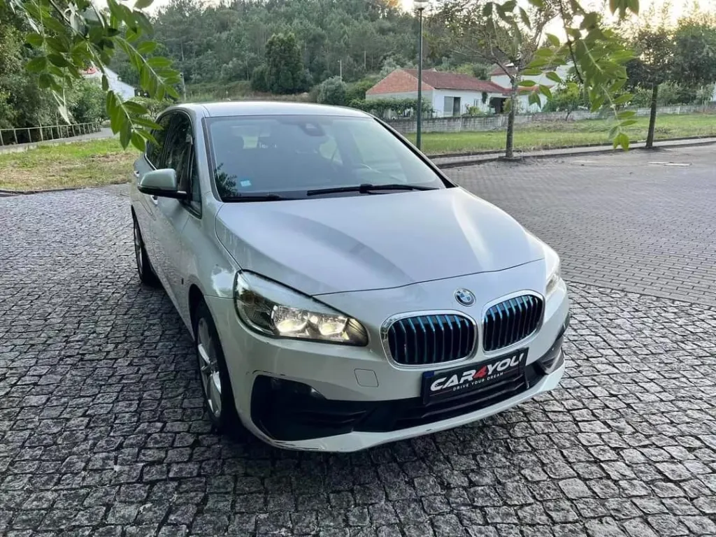 BMW 225xe Active Tourer Advantage — fotografia 14