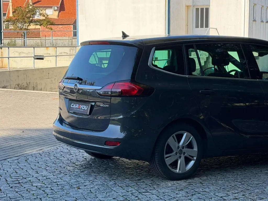 Opel Zafira 1.6 CDTi Executive — fotografia 5