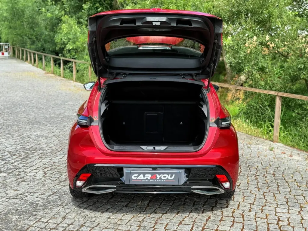 Peugeot 308 1.2 PureTech Allure — fotografia 13