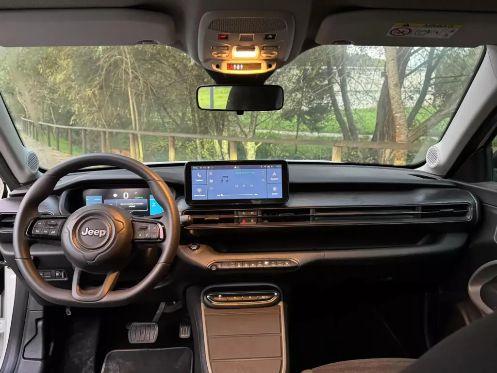 Jeep Avenger 54 kWh Longitude — fotografia 14