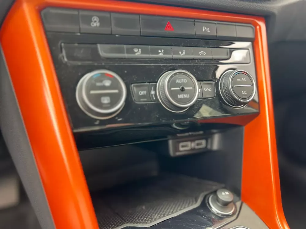 Volkswagen T-Roc 1.0 TSI Style — fotografia 14