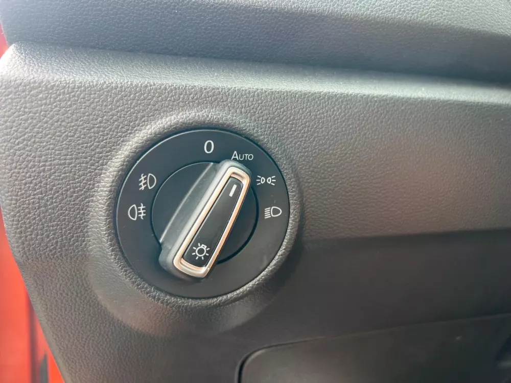 Volkswagen T-Roc 1.0 TSI Style — fotografia 16