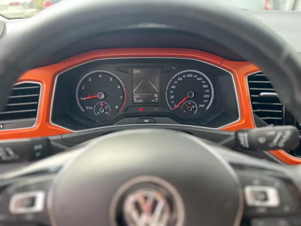 Volkswagen T-Roc 1.0 TSI Style — fotografia 17