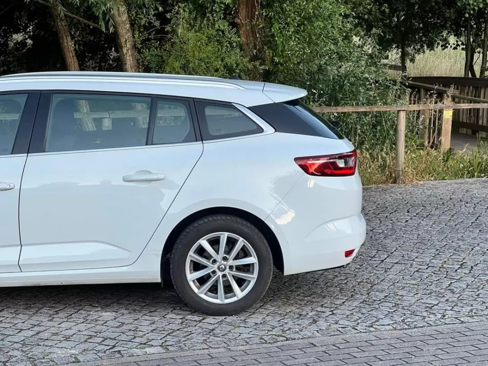 Renault Mégane Sport Tourer 1.5 dCi Limited EDC — fotografia 5