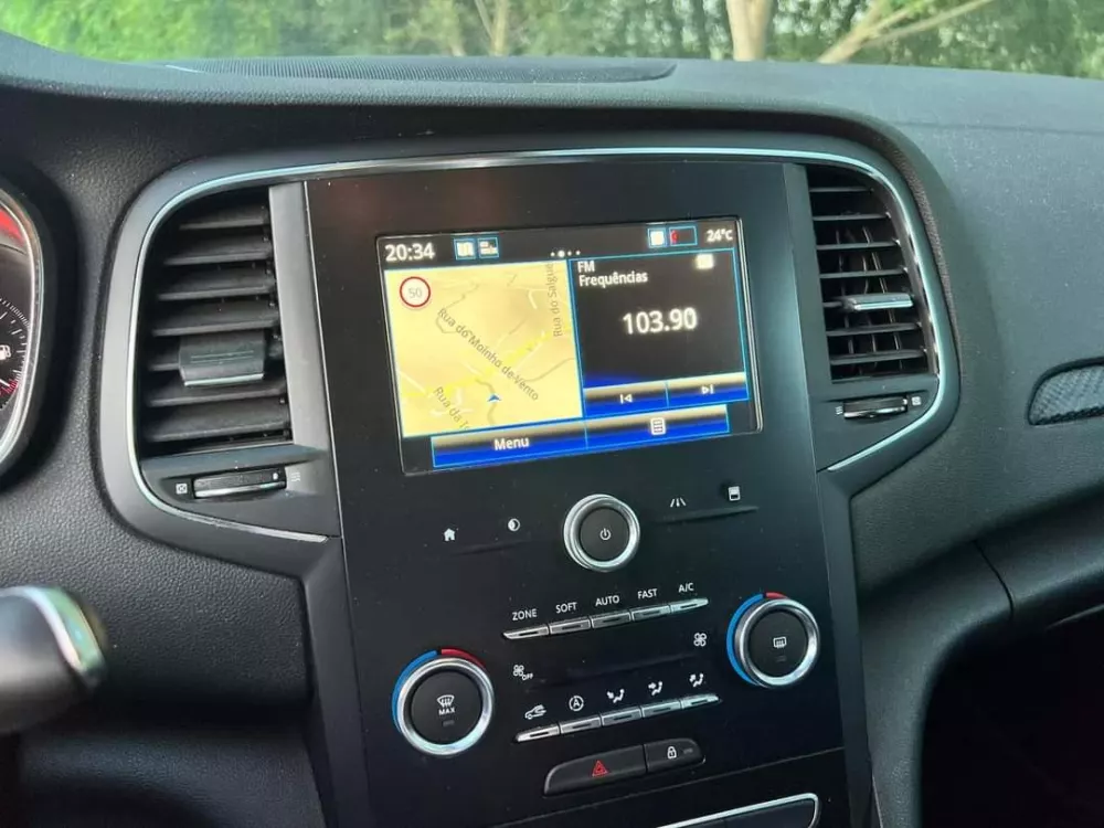 Renault Mégane Sport Tourer 1.5 dCi Limited EDC — fotografia 11