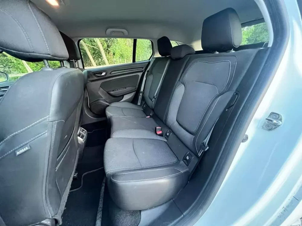 Renault Mégane Sport Tourer 1.5 dCi Limited EDC — fotografia 18
