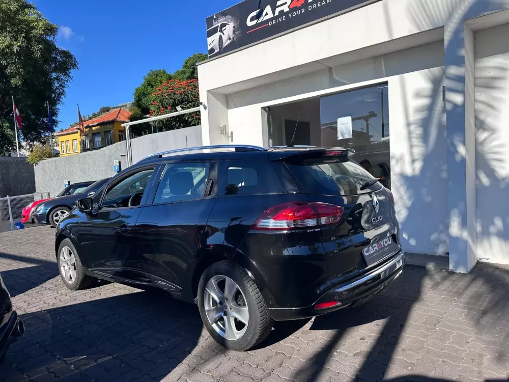 Renault Clio Sport Tourer 1.5 dCi Dynamique S — fotografia 4