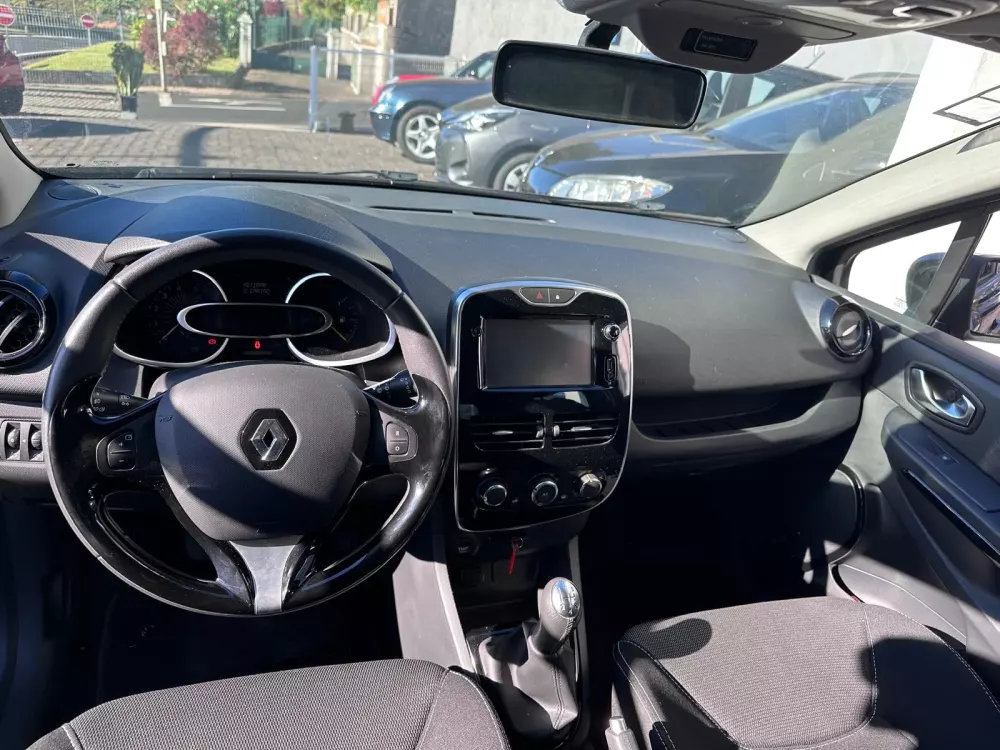 Renault Clio Sport Tourer 1.5 dCi Dynamique S — fotografia 8