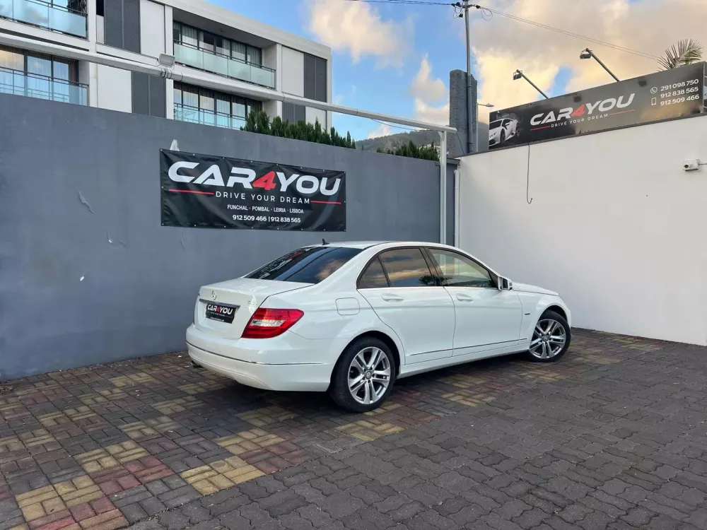 Mercedes-Benz C 220 CDi Avantgarde BlueEfficiency Aut. — fotografia 9