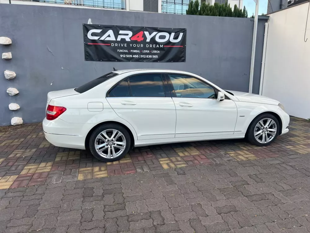 Mercedes-Benz C 220 CDi Avantgarde BlueEfficiency Aut. — fotografia 16