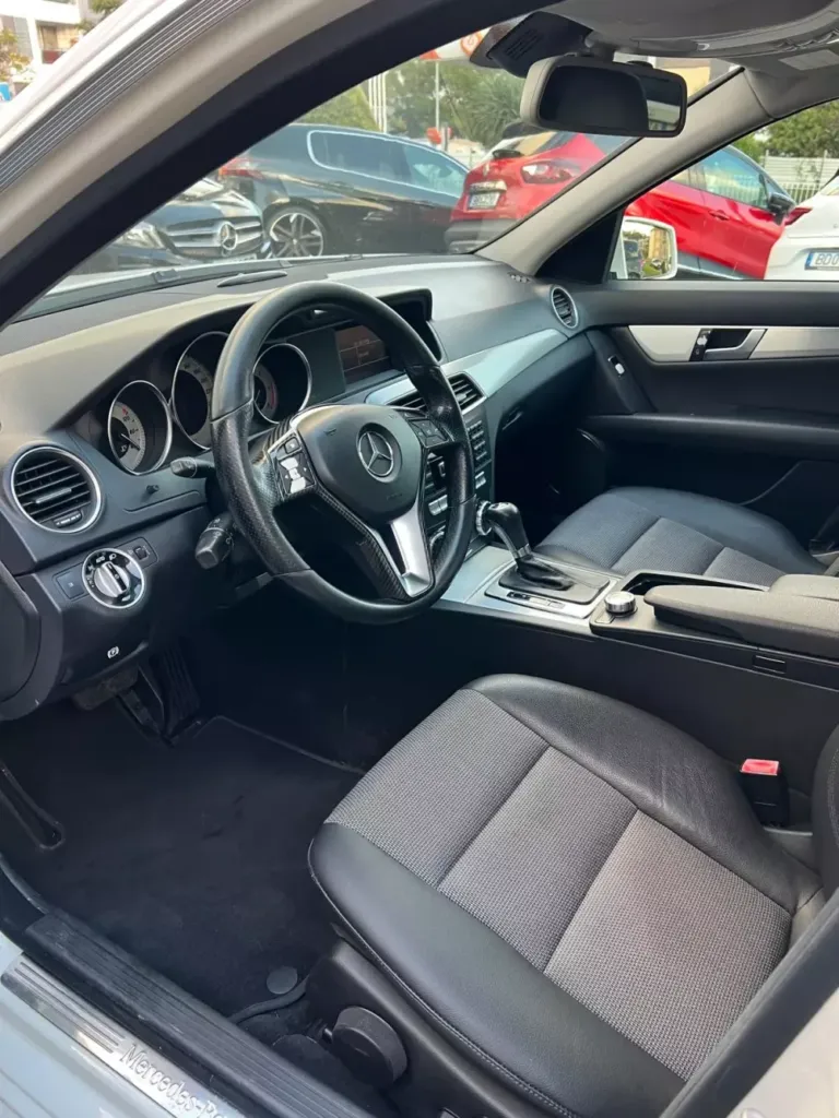 Mercedes-Benz C 220 CDi Avantgarde BlueEfficiency Aut. — fotografia 18