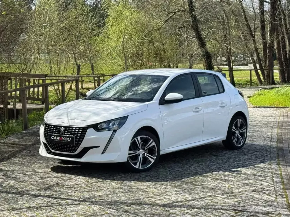 Peugeot 208 1.2 PureTech Allure EAT8 — fotografia 1