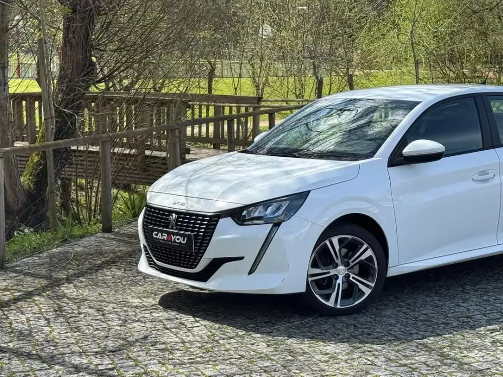 Peugeot 208 1.2 PureTech Allure EAT8 — fotografia 3
