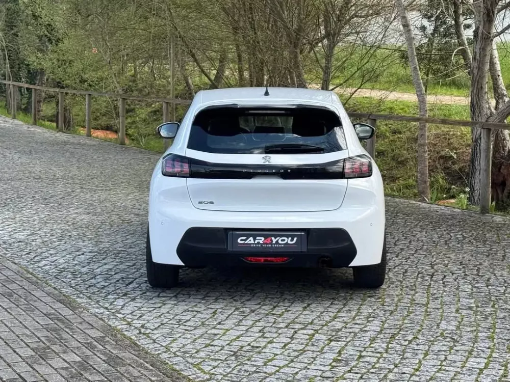 Peugeot 208 1.2 PureTech Allure EAT8 — fotografia 7