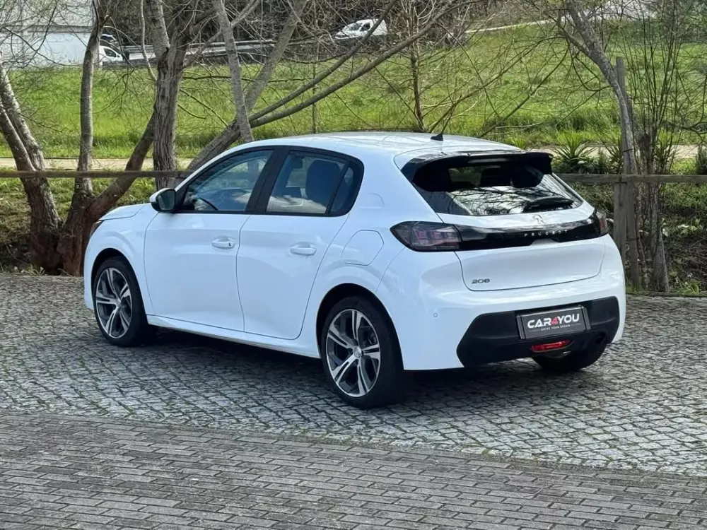 Peugeot 208 1.2 PureTech Allure EAT8 — fotografia 8