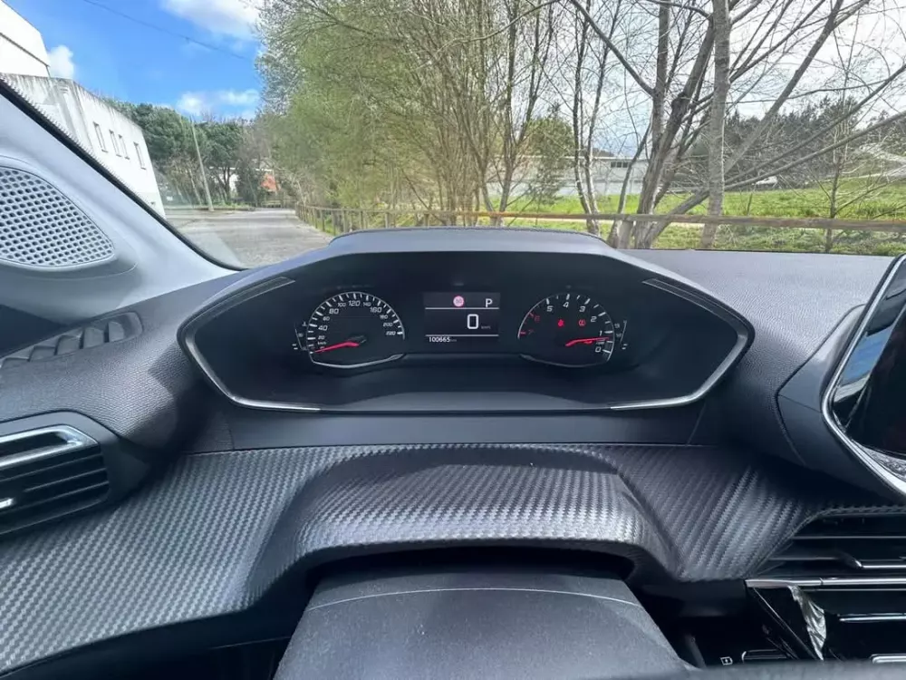 Peugeot 208 1.2 PureTech Allure EAT8 — fotografia 19