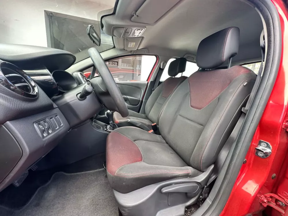 Renault Clio 1.2 TCE GT EDC — fotografia 14