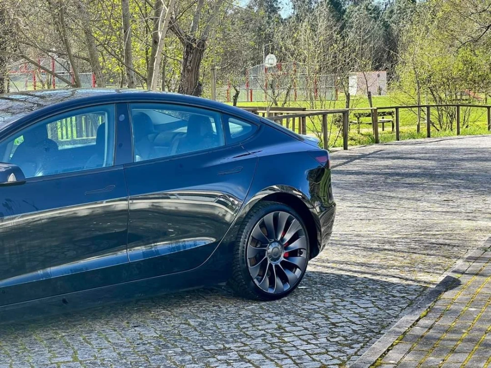 Tesla Model 3 Performance Dual Motor AWD — fotografia 4