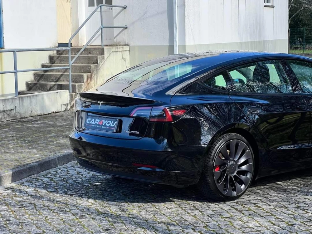 Tesla Model 3 Performance Dual Motor AWD — fotografia 7