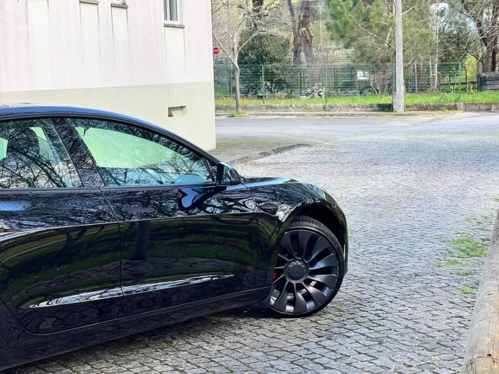 Tesla Model 3 Performance Dual Motor AWD — fotografia 8