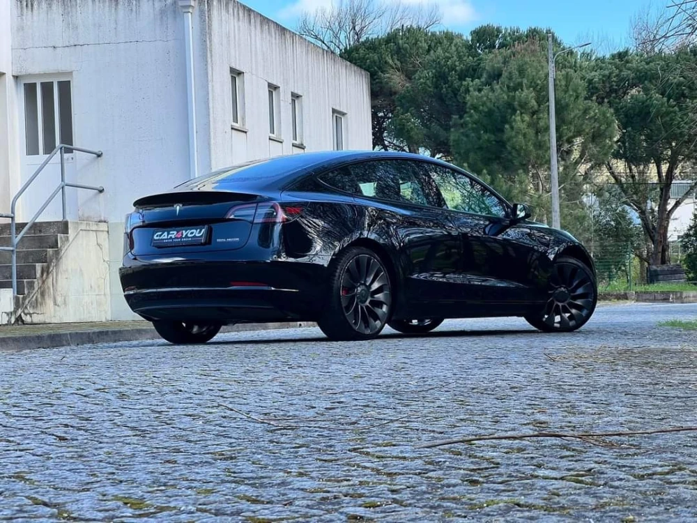 Tesla Model 3 Performance Dual Motor AWD — fotografia 9