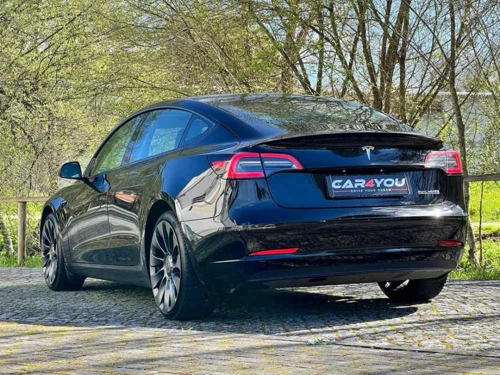 Tesla Model 3 Performance Dual Motor AWD — fotografia 11