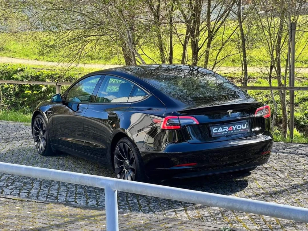Tesla Model 3 Performance Dual Motor AWD — fotografia 12
