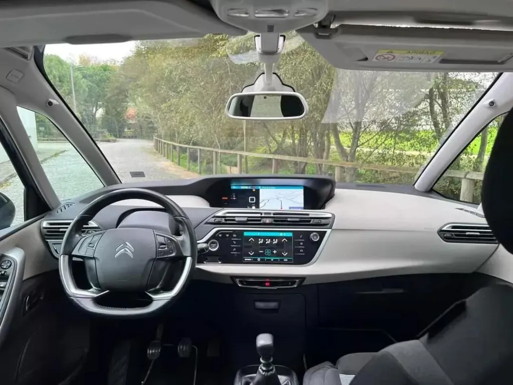 Citroën Grand C4 Spacetourer 1.2 PureTech Feel — fotografia 17
