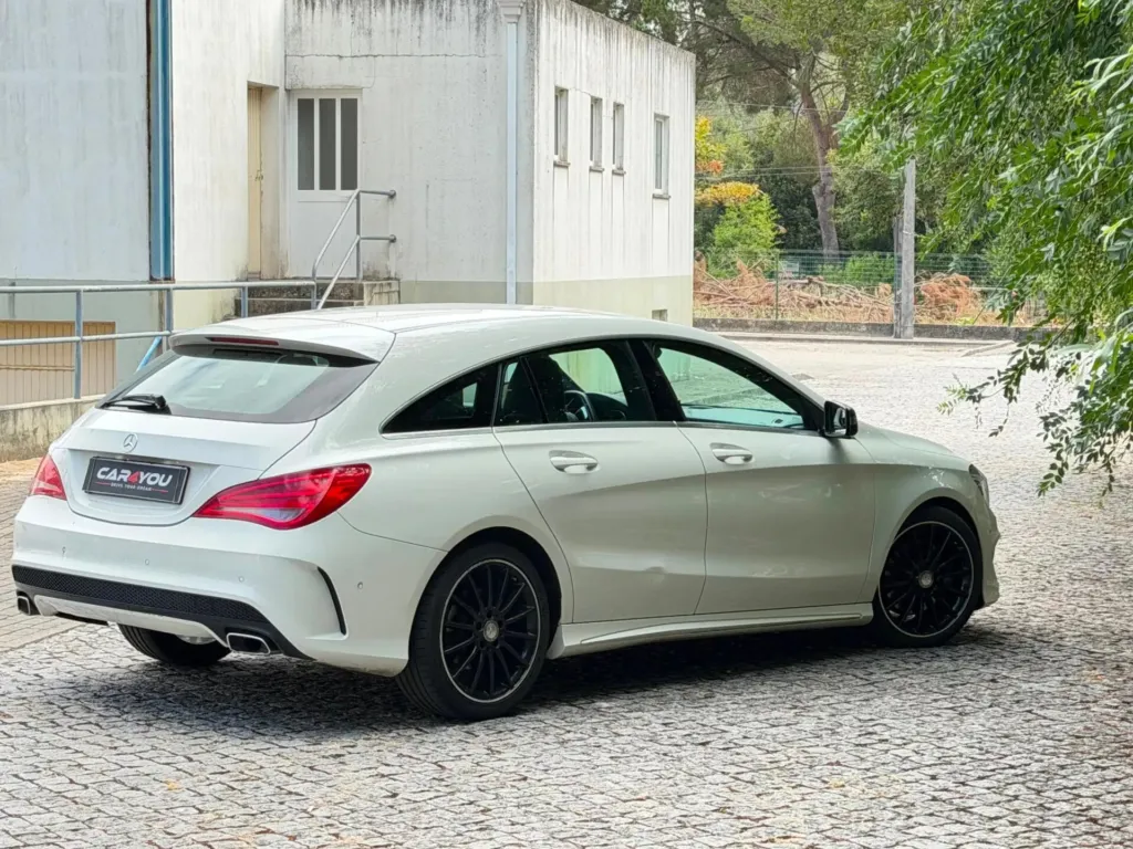 Mercedes-Benz CLA 220 d Shooting Brake AMG Line Aut. — fotografia 5