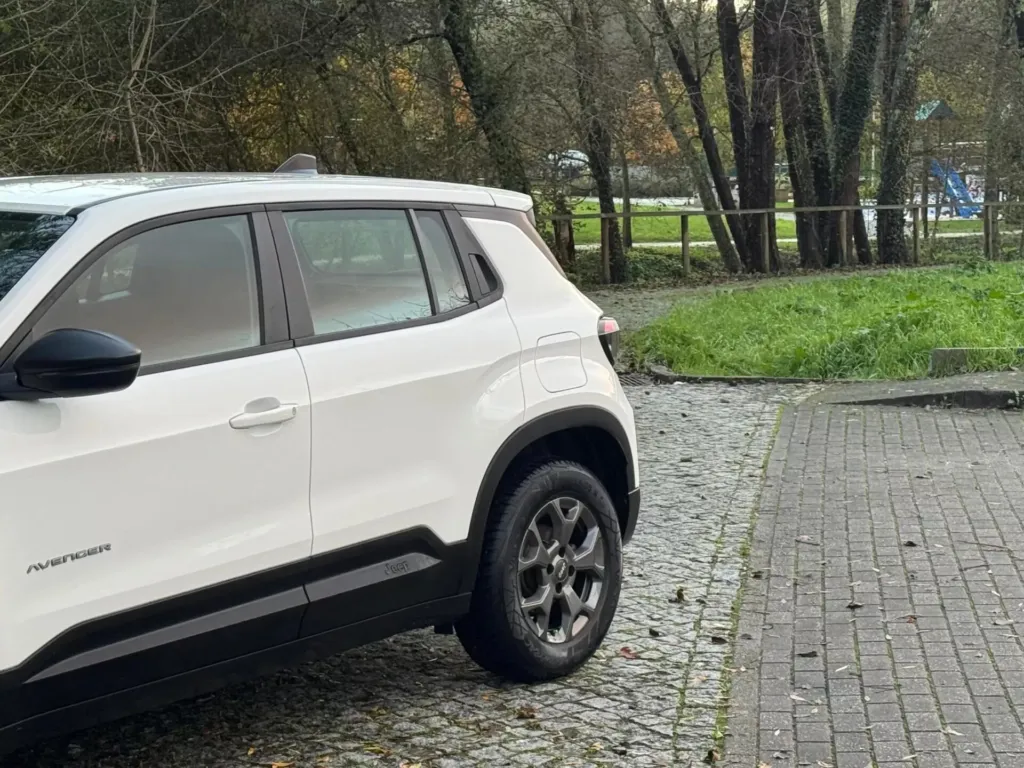 Jeep Avenger 54 kWh Longitude — fotografia 3