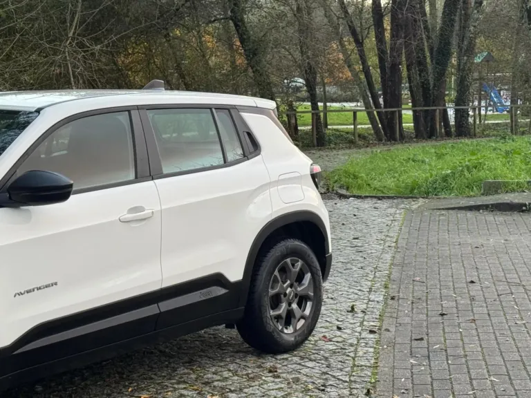 Jeep Avenger 54 kWh Longitude — foto 3