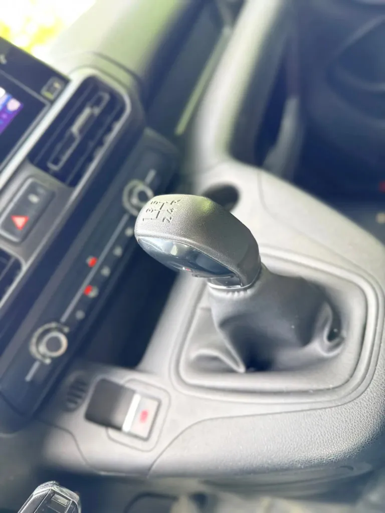 Peugeot Partner 1.5 BlueHdi Premium Standard — fotografia 17