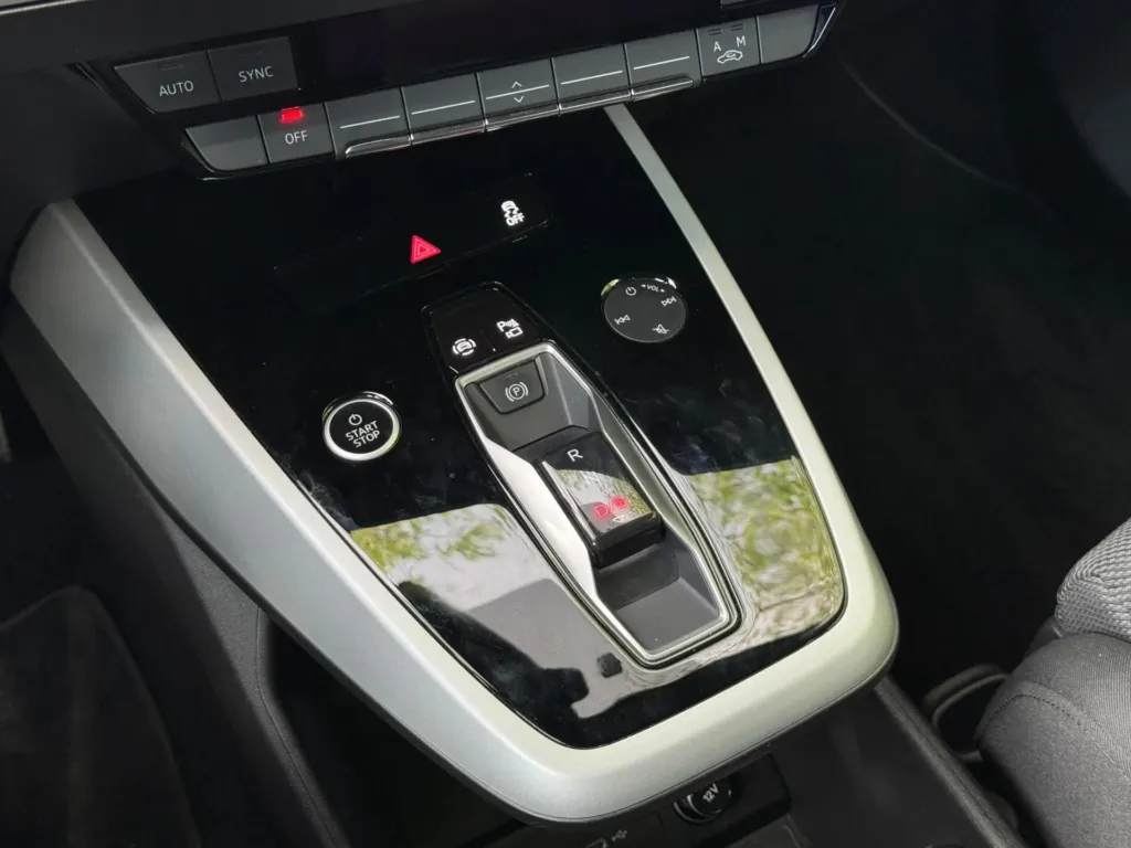 Audi Q4 e-tron 40 63 kWh SE Business — fotografia 18