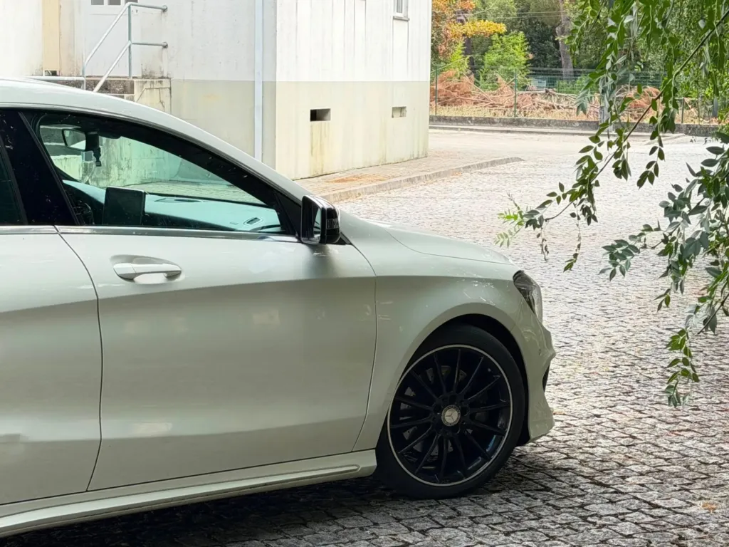 Mercedes-Benz CLA 220 d Shooting Brake AMG Line Aut. — fotografia 9