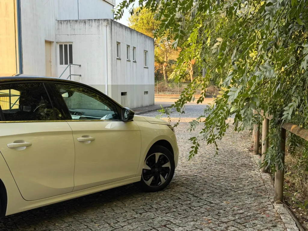 Opel Corsa-e Elegance — fotografia 12