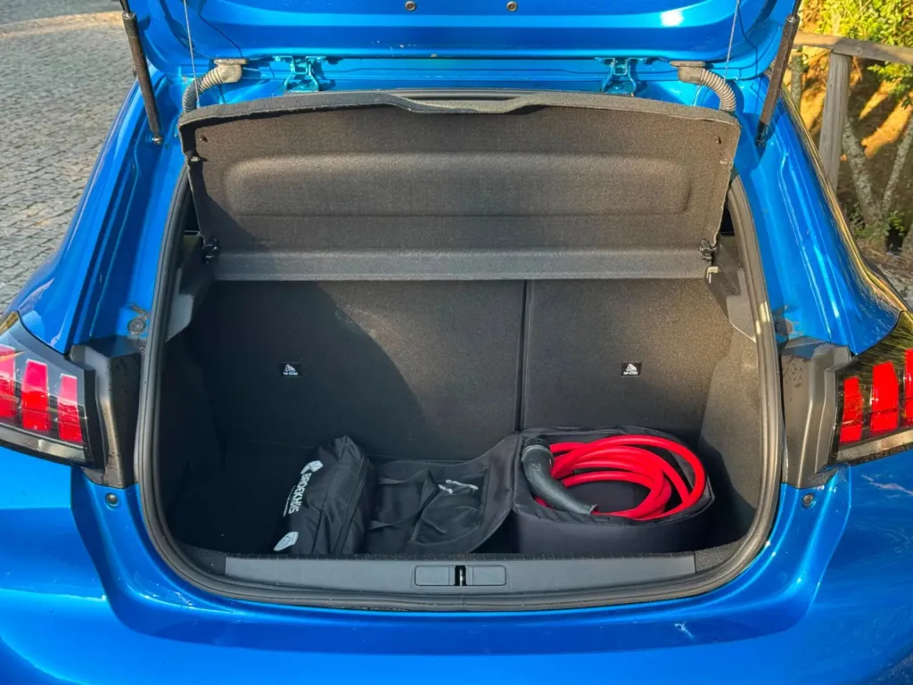 Peugeot e-208 50 kWh Active Pack — fotografia 13