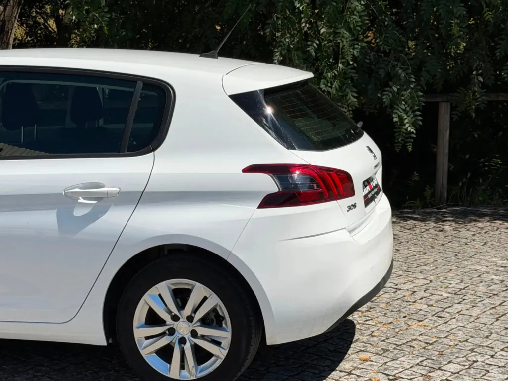 Peugeot 308 1.5 BlueHDi Active Pack — fotografia 12