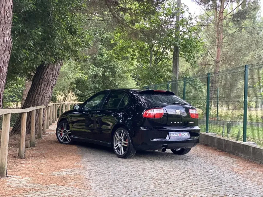 Seat Leon 1.8 T Cupra R — fotografia 4
