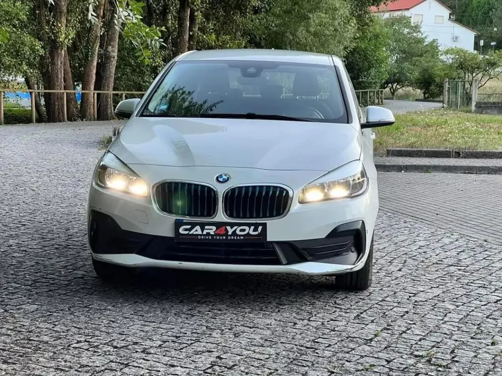 BMW 225xe Active Tourer Advantage — fotografia 13