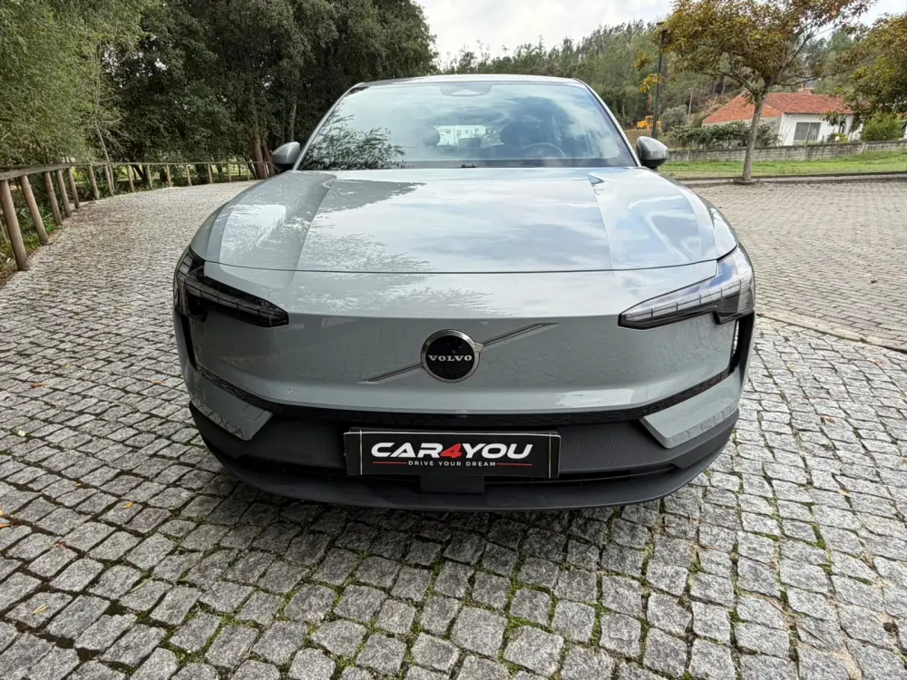 Volvo EX30 69 kWh Single Motor Extended Range Plus — fotografia 19