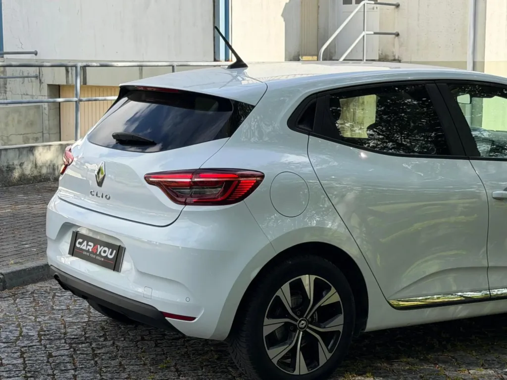 Renault Clio 1.5 Blue dCi Evolution — fotografia 5